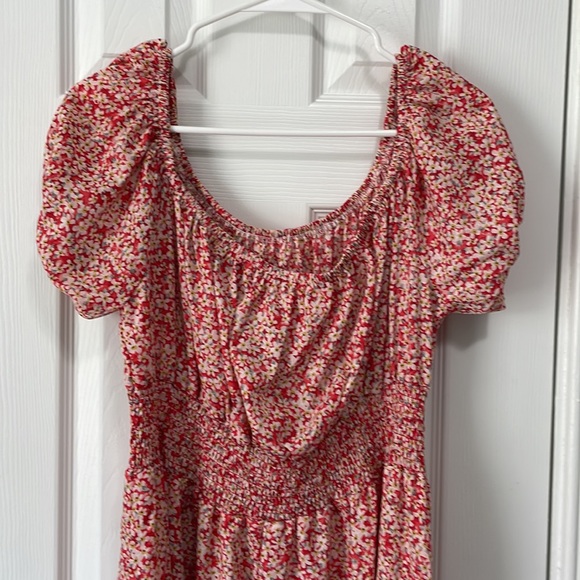 NWOT off the shoulder floral maxi - Picture 2 of 8